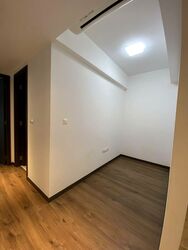 Lake Grande (D22), Condominium #501138601